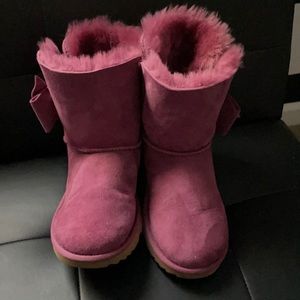 New Size 4 Ugg Boots (New w/o box)